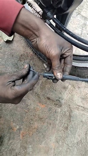 How to Shift Gears on a Motorcycle (Beginners Guide)