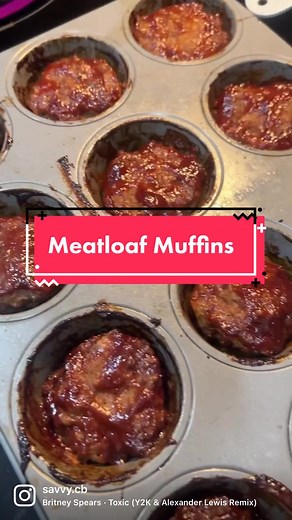 Muffin Meatloaf’s! A quick, easy, small ingredient family meal to try. Recipe: 1 lb of group beef 1/2 C breadcrumbs or panko 1/2 C chopped onions (I used frozen) 1/4 C milk 1/2 C BBQ sauce 1 egg 1/2 T Worcestershire sauce Salt, pepper, and garlic power Mix together Shape into balls for the muffin tins Top with BBQ sauce Bake @ 350 for 30 mins Broil on high for 1-2 mins Enjoy! . . . . #easydinner #dinner #dinnerrecipes #30minmeals #quickdinner #familymeal #familydinner #meatloaf #lowingredientrec