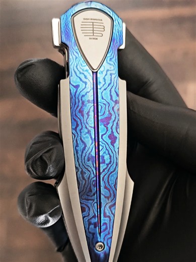 The STUNNING Tashi Barucha and Bestech knives Ika Dagger in mirror M390 and timascus! #dagger #mirror #knife #blade #knives
