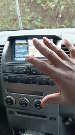 comment changer un autoradio radio nissan Navara 2006