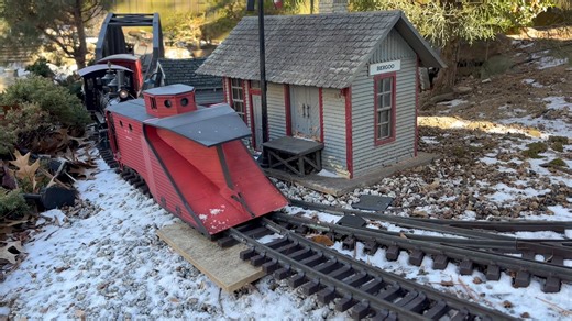On a cold and windy New Year’s Day no coal is running, but a crew is out with snow plow 1666 to clear any drifts on the line | G C & E Garden Railway