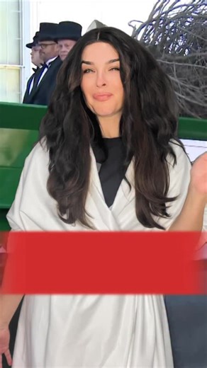 68K views · 3.2K reactions | Melania Trump welcomes the White House Christmas tree. #melania #funny #skit #comedian #politics #christmas | Chelsea Gods | Facebook