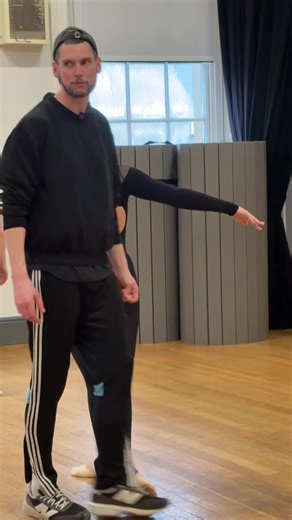 Stretch your knee! #ballet #balletdancer #danceteacher #bdc #dance