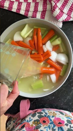 Quick One-Pot Vegetable Broth