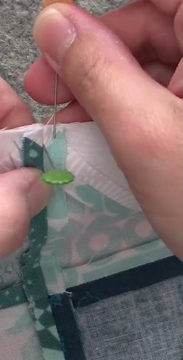 How to get perfect points when joining triangle blocks #SHORTS