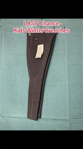 ❄️ Kids’ winter breeches available now! Sizes XS and M left — priced as marked (that’s half off!) 👖 Shop at 👉 www.thetackwrangler.com or contact me #WinterRiding #EquestrianStyle #HorseKids #BarnLife #TackWrangler