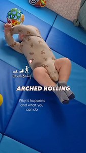 ✨20% this week with the code BLACK20✨ When your baby rolls from back to tummy with their body arched backward like a bow, it’s often a sign that they’re struggling to activate their core muscles and deep neck flexors. This pattern can be observed: 🔹 In babies with back dominance, where the rolling typically happens in a bow-like position both ways. 🔹 In babies with a preference for one side, where the bow-like rolling only happens in one direction. What can you do? The treatment focuses on pro