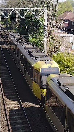 Manchester Metrolink - 3052/3046 to Altrincham near Stretford