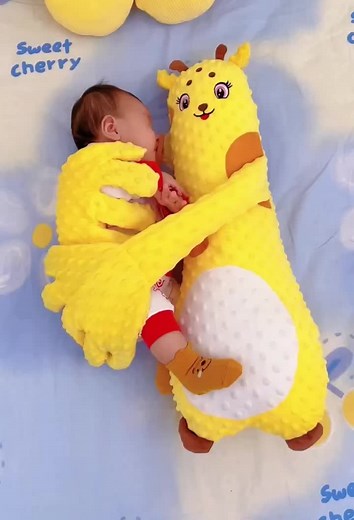 Billie Eilish Singing Plush Toy Performance