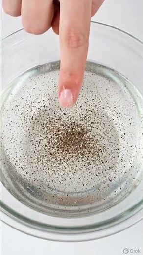 The Obedient Pepper Trick 😱 Science Magic