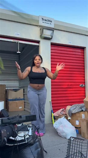 26K views · 361 reactions | vlogtober day 10 懶 | MOVING DAY! we finally was able to go thru the storage and get rid of a bunch of old stuff ! the vlogs are going to HIT now omg! ✨ i might end up posting twice a day instead lol #moving #newapartment #vlogs #parents #pregnant #morningvlog #movingvlog #dayinthelife | itskailaaax | Facebook