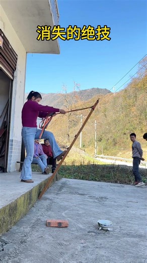 The spectacular performance making a grand return leaves friends stunned. How?