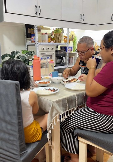 Emosyonal na Mga Drawing ni Alex na Nakakatuwa