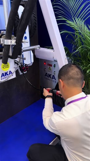 WallHiker W-04 Sandblasting Robot for Metal Prep