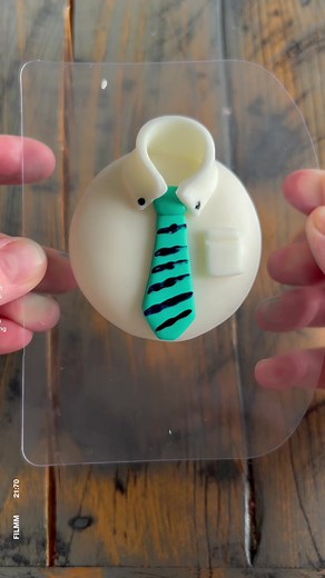 Easy Beginner Suit and Tie Cupcake Topper Tutorial