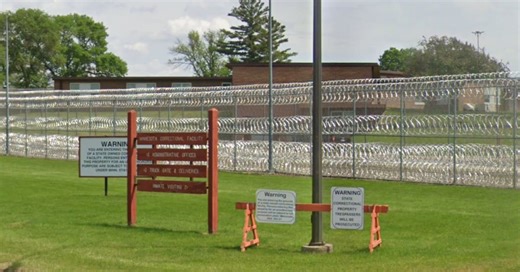 Inmate attempts to escape Minnesota prison, gets caught on razor wire