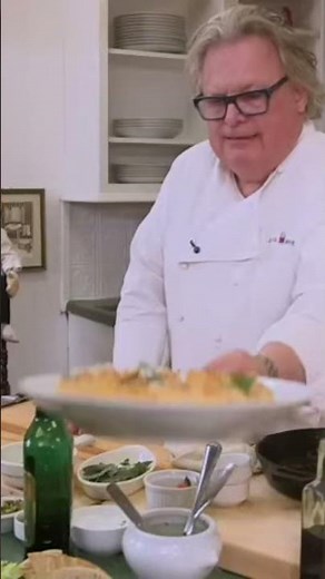 Chef's Vegetable Pot Pie: Easy Recipe and Serving Ideas! #shorts