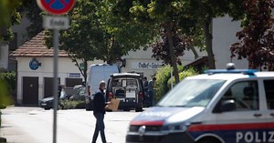 How did Toronto terror suspects planning attack for ISIS enter Canada?