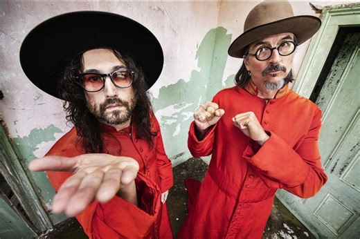 Les Claypool Announces Claypool Gold Tour with Primus, Claypool Lennon Delirium and Fearless Flying Frog Brigade, Shares New Single “WAP”