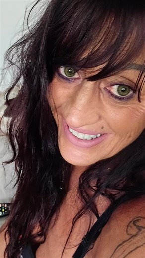 Vote vote vote please#Fabover40#people#world#krisevans | Kris Tina Evans