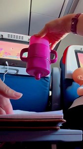 Did you know I invented the Flipping Holder after a messy plane ride with my oldest? Well, here is how our Flipping Holder Travel can help you to avoid that mess! #messfree #planeride #momownedbusiness #flippingholdertravel | The Flipping Holder