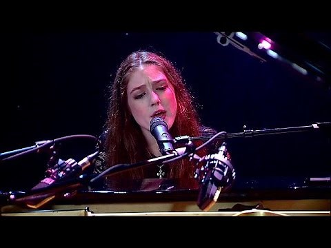 Birdy performs Not About Angels