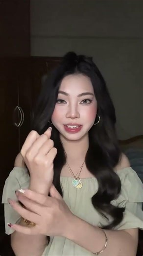 The First Attempt at Sign Language#American Barbie sweetheart makeup#Creator