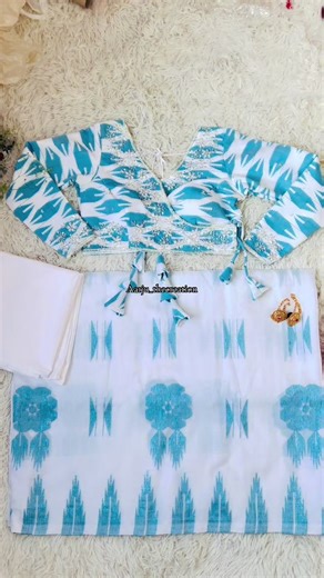 Ready to fly to Hong Kong 🇭🇰 Blouse size can be customized just for you. DM for your order now 💬 #oderdispatched #boutiqueluxury #dhakasareeset #aarjuthecreation