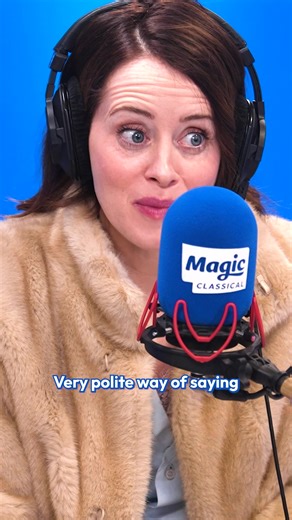 Claire Foy details the difficulties of filming with a Goshawk during making H is for Hawk. Sometimes you just have to roll with your co-star's unexpected behaviour 💩🤣 #clairefoy #hisforhawk #goshawk #workingwithanimals