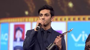 916K views · 7.9K reactions | S. P. Balasubrahmanyam Expressing His Love Towards K. S. Chithra After Receiving Award On Behalf Her | SIIMA | Facebook