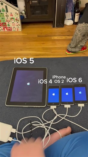 iPod touch 1 on iPhoneOS 2 vs iPod touch 2 on iOS 4 vs iPad 1 on iOS 5 vs iPod touch 4 on iOS 6
