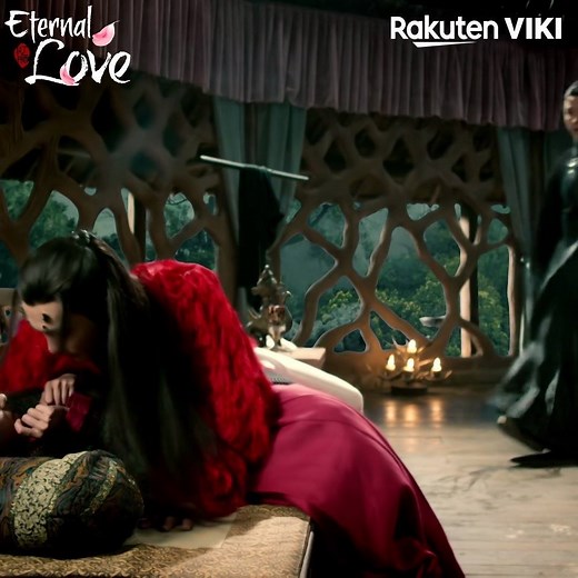 Zhang Bin Bin pins Yang Mi down and we're SCREAMING! Catch them in Eternal Love on Viki: http://bit.ly/EternalLoveSNS | Viki