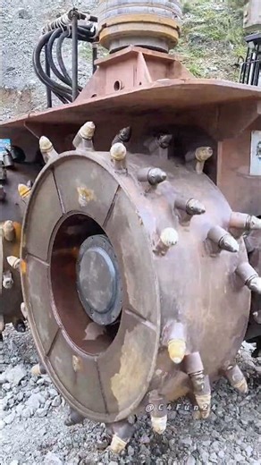 Dual Drum Rotary Cutter Excavator Crushing Site Rocks