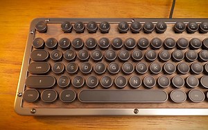 【老王】AZIO 复古机械键盘极速开箱