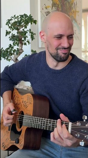 "Mambo Italiano" - Fingerstyle Guitar