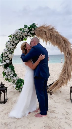 WED Aruba on Instagram: "Mark & Lauren 💐🤍 A beautiful beach wedding on Eagle Beach, surrounded by their closest family members. Their daughters stood lovingly by their side, sharing the joy of this new chapter as they said “I do” under the golden Aruba sunset. A heartfelt celebration filled with love, family, and island magic. ✨🏝️🩵💍 🥂 Congratulations to the new Mr. & Mrs. Whitehill! 🎉💞 @flygirlelliott @mwhitehill72 #WEDAruba #ArubaMagic #ArubaSunset #LoveInAruba WeddingVibes SunsetWeddin