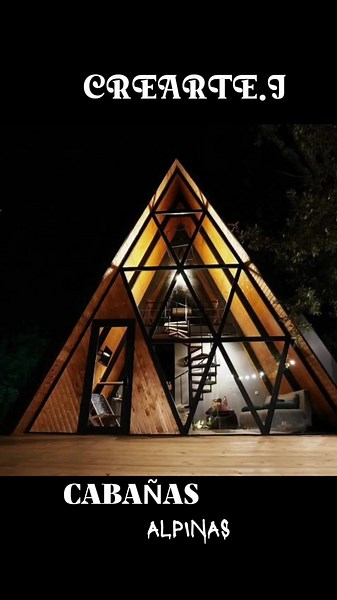 Cabaña Alpina: Diseño Frontal Triangular