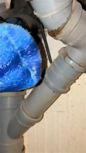 Relining a sewage pipe