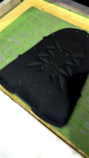 Vacuum welding machine