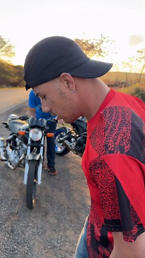 69K views · 755 reactions | INJEÇÃO VS CARBURADA CAIU NA SAÍDA  Vê vídeo até FINAL  Já SEGUI PRA + CONTEÚDOS RACE Parceria 2025 @formularacing56 @lukinhakkin33 @33kakin @retifica_modelo @powerstoreofc @mf.pistoes.oficial @xandelanchesoficial @doncarlopizzaria @pasteldvilla #kelsongordinhoo #eventos #dragbike | Kelson Gordinho | Facebook