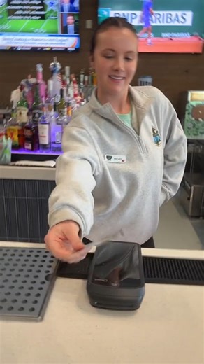 The best sound😍🥒🏓 🥒EAT🍔DINK🏓PLAY🍻 #CourtToTable #BatonRouge #Restaurant #FamilyFun #Pickleball #Eatertainment | Court To Table