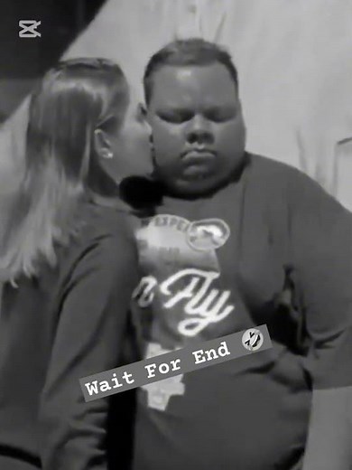 Cute girl kissing fat man 💋💔🥹