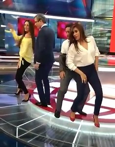 1.2M views · 35K reactions | Cuando nos enteramos que Luis Miguel La Serie tendrá temporada 2 Un #tbt de cuando podíamos estar cerca Verito, Oscar y Federico Salazar  Cuando calienta el sol ☀️ Luis Miguel | Rebeca Escribens | Facebook