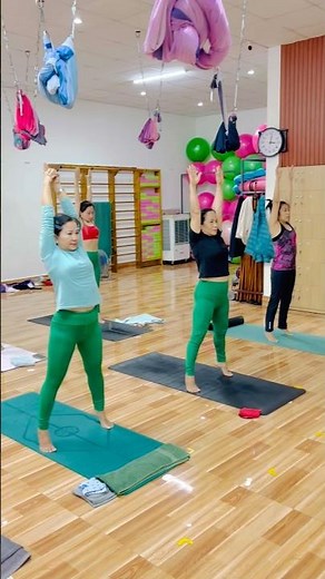 Standing full body stretching /#yoga #yogainspiration #yogalife #yogi #yogapractice #yogamusic