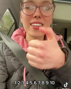 Learn numbers in BSL - just one of the variations! #signing #bsl #signlanguage | Adeleonova