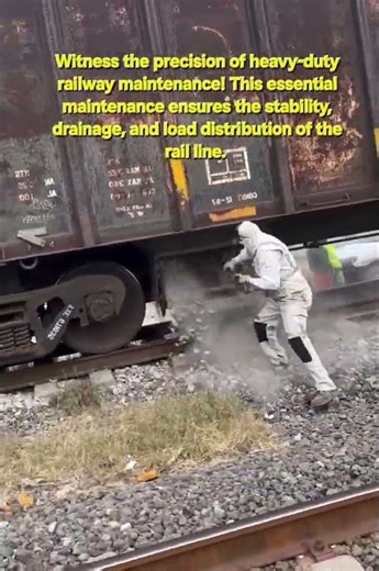 Massive Railroad Ballast Unloading | Ferromex Locomotive 3208 in Action