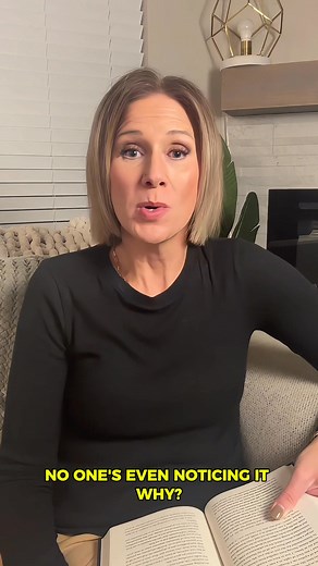 $10.000/month with Self Publishing on Amazon KDP? Here’s how to do it: You paid for the cover. Nailed the description. Maybe even launched some ads. And then… nothing. No sales. No visibility. No reviews. Frustrating, right? But it’s not your fault. Here’s the brutal truth: On Amazon, no reviews = no traction. You could have written a masterpiece. Doesn’t matter. With zero stars, you’re invisible. Every day you wait, your book drops lower in the rankings—losing potential readers and revenue. Tha