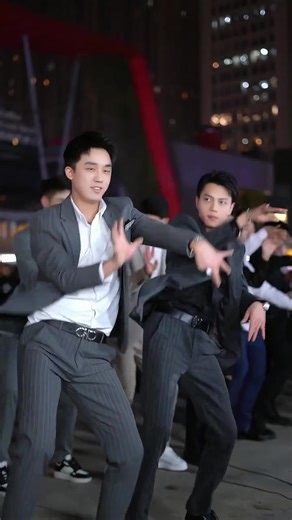 广场舞 经典歌曲 帅哥 #帅哥 #广场舞 #经典老歌 #イケメン #dance #ダンス #foryou #fyp #handsome...