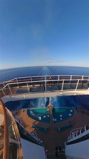 had to hit this dance one more time because why is this song so 🔥🔥💃🏾 @msccruises.us @msccruisesofficial @moliymusic @skillibeng | Nancy Jay