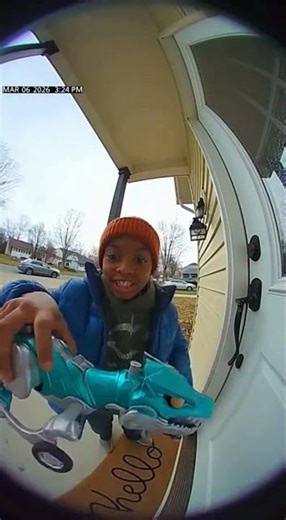 Kid Using the Doorbell Camera Like a Vlog #ringdoorbell #funnykids #caughtoncamara